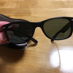 Ray-ban new wayfarer sunglasses